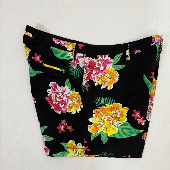Old Navy size 14. Black Floral Women's Shorts - Picture 3 of 7